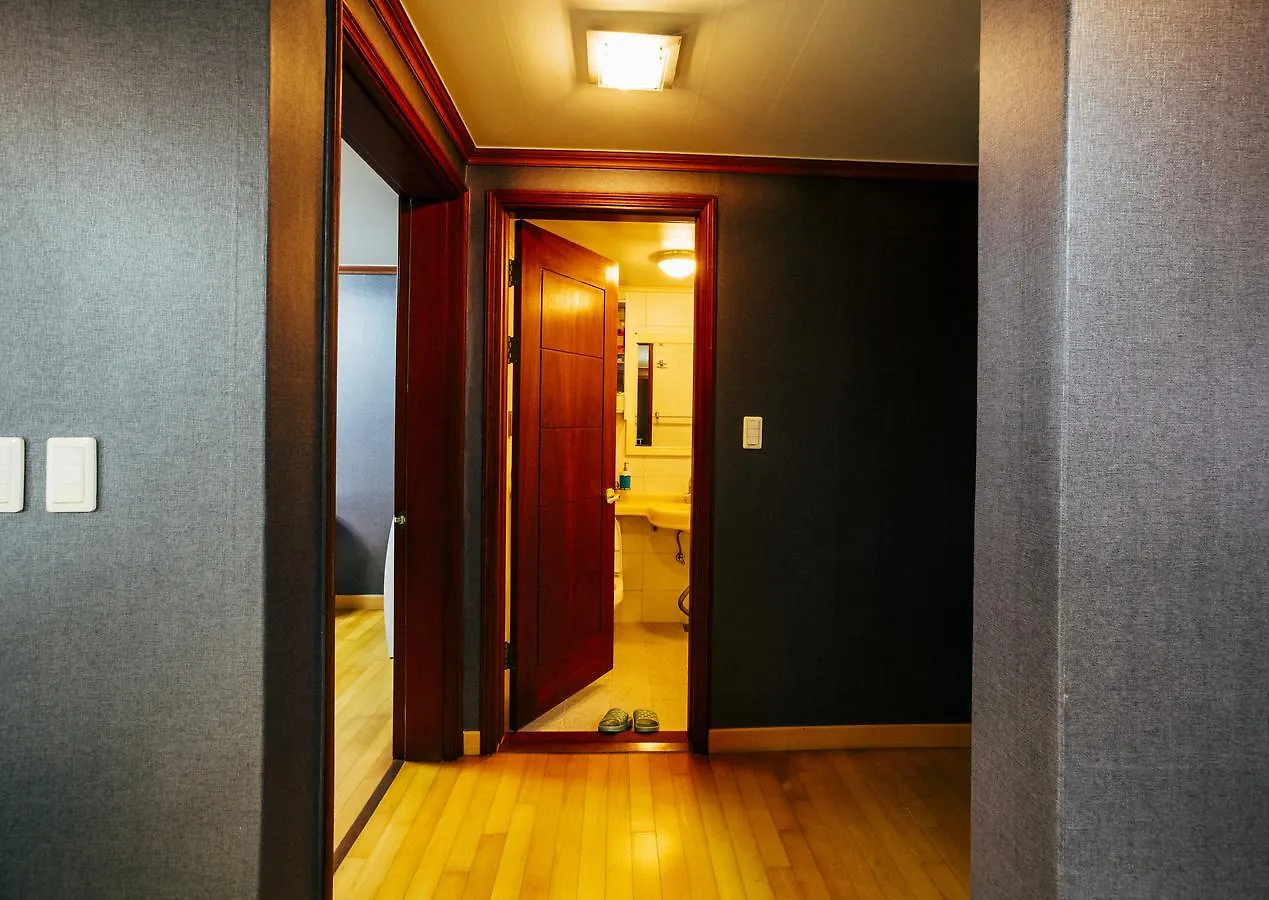 Antique Cozy House In Hongdae Apartment Seoul South Korea